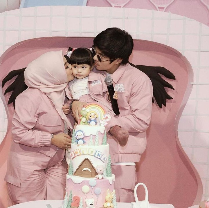 <p><em>"Bday girl</em>. Kemarin senang banget sampai enggak mau pulang sampai mall mau tutup," ungkap Aurel Hermansyah seraya mengunggah potret sang putri. (Foto: Instagram: @aurelie.hermansyah/Bagus Jepret)</p>