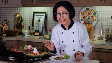 img-title Puluhan Tahun Berkarier Jadi Koki, Sisca Soewitomo Ternyata Bercita-cita Jadi...