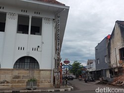 Kilas Balik Tiang Telepon Engkol Zaman Hindia Belanda di Cirebon