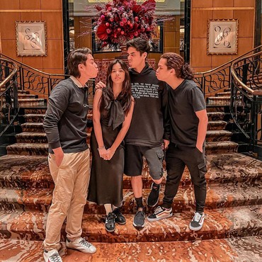 Safeea Dihujat soal Masa Lalu Mulan, Ini 7 Potret Perlakuan Al El & Dul ke Adik Sambung