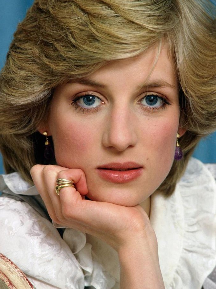 GREAT BRITAIN - FEBRUARY 01:  Diana, Princess of Wales at home in Kensington Palace  (Photo by Tim Graham Photo Library via Getty Images)