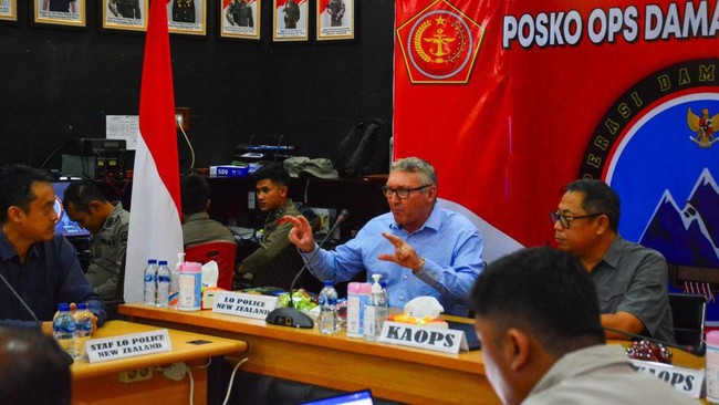 Kepolisian Selandia Baru menemui Satgas Damai Cartenz di Mimika, Papua, guna membahas upaya pembebasan Pilot Susi Air Philip Mark Mehrtens yang disandera KKB.