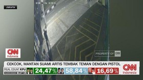 VIDEO: Cekcok, Mantan Suami Artis Tembak Teman Dengan Pistol