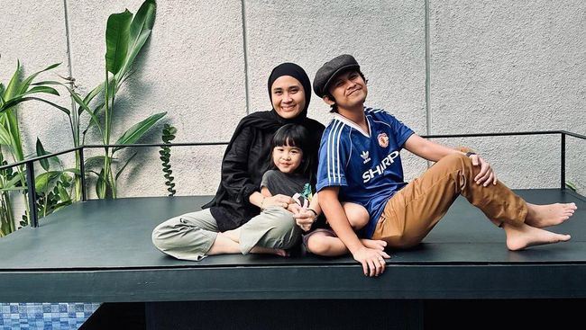 Sochli mushukning porno fotosuratlari