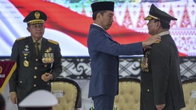 FOTO: Prabowo Jadi Jenderal hingga AHY-Moeldoko Bersalaman