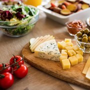 4 Makanan yang Tidak Boleh Dikonsumsi Bersama Keju, Ini Alasannya!
