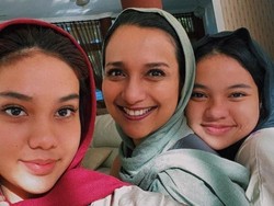 Kuliah di Luar Negeri, Anak Artis Ini Kerja Sambilan Jadi Tukang Bersih WC