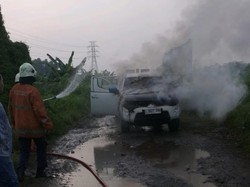 Mitsubishi All New Triton Terbakar Saat Test Drive di Jalan Lumpur Surabaya