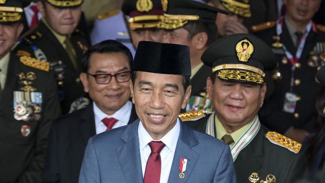 Presiden Jokowi merespons rumor namanya potensial masuk sebagai penasihat Presiden terpilih Prabowo Subianto melalui pembentukan Dewan Pertimbangan Agung (DPA).