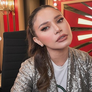 Lahir Sebagai Anak Penjual Es Rujak, Rossa Jadi Diva dengan Honor Rp500 Juta