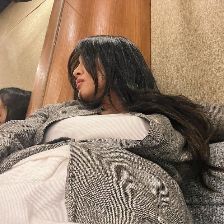 <p>Saat ini usia kandungan Afi sudah memasuki trimester dua lho, Bunda. Bumil cantik yang satu ini sempat beberapa kali memamerkan baby bump-nya yang sudah sangat terlihat di beberapa unggahan. (Foto: Instagram: @afifahyusuf)</p>