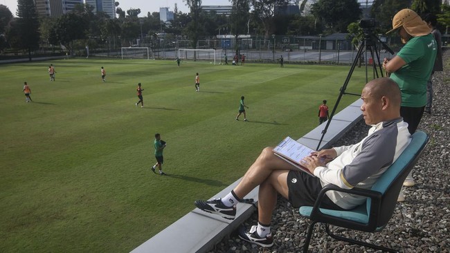 Strategi Gaya "Gas, Pedas, Lugas" Nova Arianto Bangkitkan Semangat Timnas Indonesia U-16