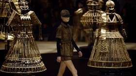 Dior dan Imaji Wanita Tangguh di Paris Fashion Week