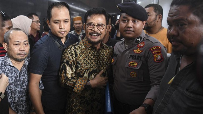 Mantan Kasubag Rumah Tangga Kementan Isnar Widodo mengaku diminta menyiapkan setoran bulanan Rp25 juta sampai Rp30 juta untuk istri Syahrul Yasin Limpo (SYL).