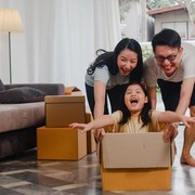 4 Cara Menerapkan Active Listening Parenting pada Anak