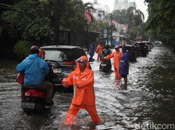 4 RT dan 7 Ruas Jalan di Jakarta Masih Tergenang Pagi Ini
