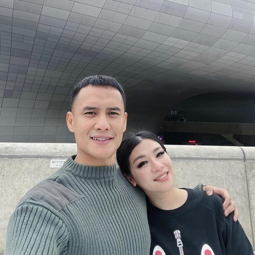 Terungkap Alasan Istri Choky Sitohang Pindah Agama ke Kristen
