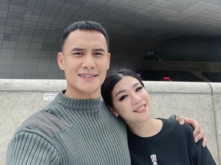 5 Potret Choky Sitohang dan Istri yang Jarang Tersorot, Awet Nikah 13 Tahun