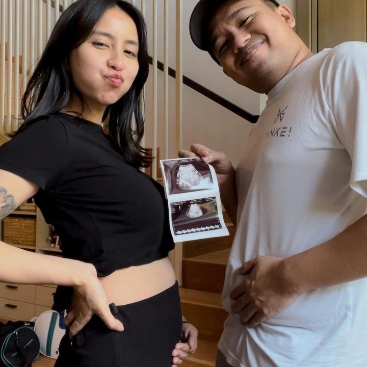 <p>Clairine juga sempat membagikan ceritanya saat stres karena bertemu dokter kandungan yang banyak memberikan larangan tanpa alasan yang logis. Namun, akhirnya ia berhasil menemukan dokter yang sesuai dengan keinginannya. (Foto: Instagram: @clairineclay)</p>