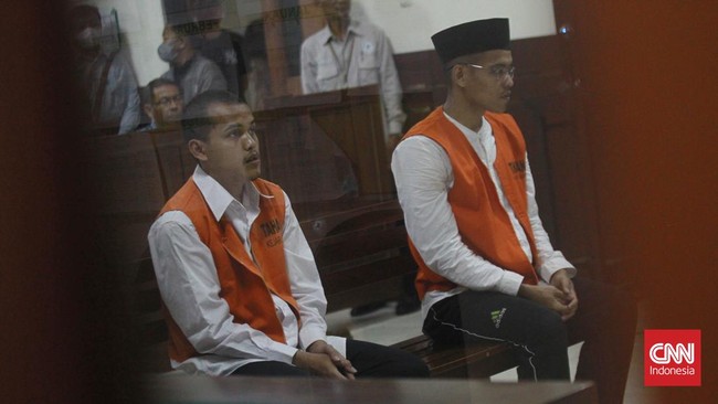 Pengadilan Negeri Sleman menjatuhkan vonis hukuman mati kepada dua pelaku pembunuhan berencana disertai mutilasi terhadap mahasiswa UMY.