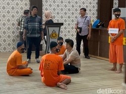 Sederet Fakta di Rekonstruksi Tewasnya Santri Ponpes Al Hanifiyah Kediri