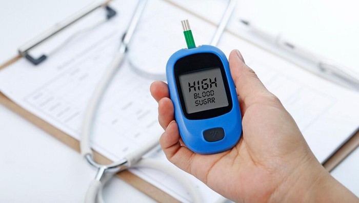 5 Kebiasaan Sehari-hari yang Bikin Gula Darah Naik, Salah Satunya Begadang!