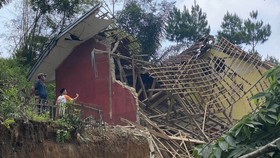 Longsor di Cigombong Jabar: 4 Rumah Rusak, Ratusan Warga Mengungsi