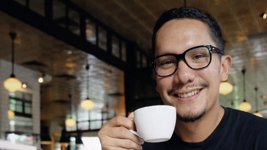 Keseruan Angga 'MALIQ & D’Essentials' Saat Ngopi dan Makan Bareng Anak Keseruan Angga 'MALIQ & D’Essentials' Saat Ngopi dan Makan Bareng Anak