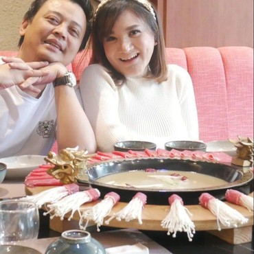 Lahirkan Anak Pertama di Usia 42 Tahun, Kiki Amalia: Hello World