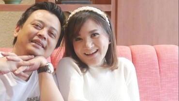 Lahirkan Anak Pertama di Usia 42 Tahun, Kiki Amalia: Hello World