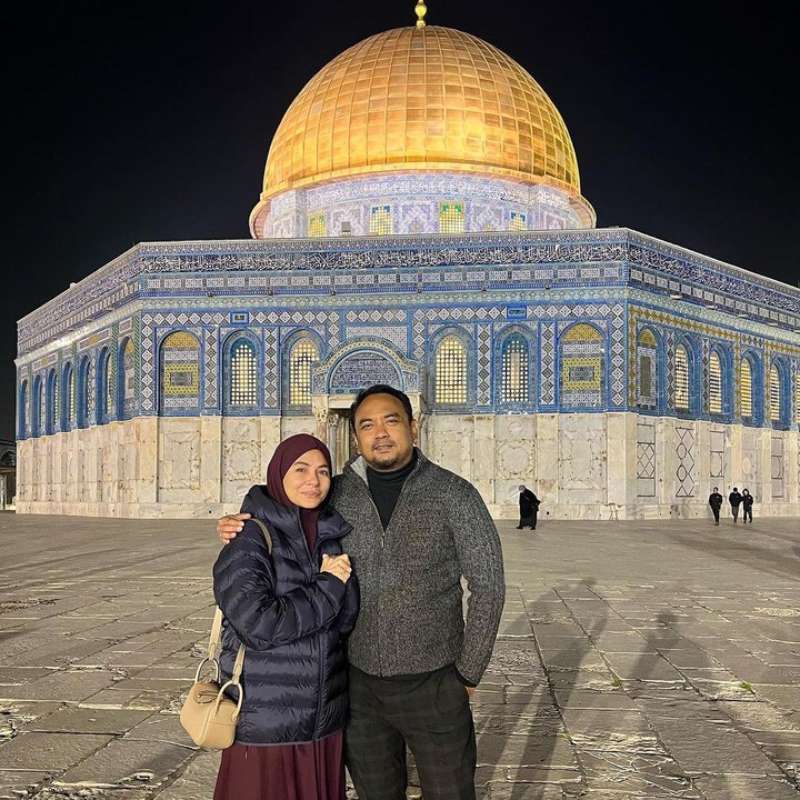 <p>Meisya juga memaparkan bahwa mereka menetap selama 4 hari di sana. Meski begitu, pemeran sekaligus presenter tersebut mengaku tak puas. "Ga cukup cuma 4 hari. Beneran deh.... Maunya Seminggu gtu disini ...Syurga ..." ucapnya. (Foto: Instagram @meisya__siregar)<br /><br /><br /></p>