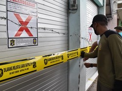 Satpol PP Surabaya Segel Lagi Kios Pelanggar IMB yang Sempat Dibuka Paksa