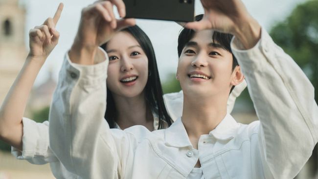 Rating Queen of Tears melesat dalam pekan pertama penayangan. Episode ke-2 drakor Kim Soo-hyun dan Kim Ji-won itu tembus 8,6 persen.