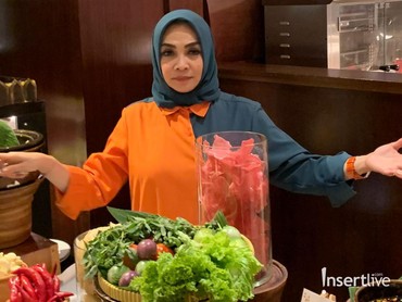 Mencicipi Ayam Bacem Khas Mama Rieta untuk Buka Puasa, Kesukaan Rayyanza Cipung