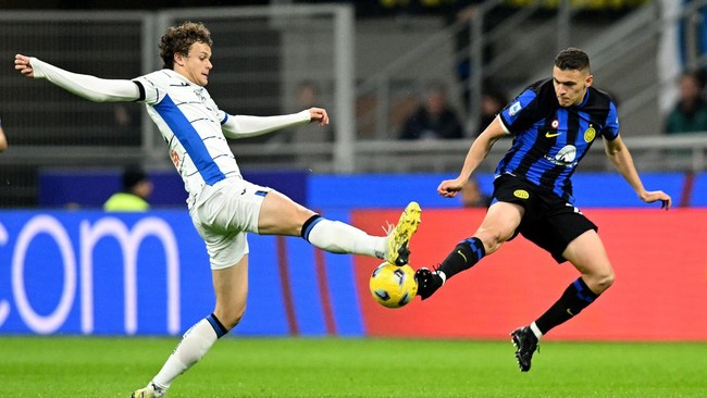 Inter Milan kian nyaman di puncak klasemen Serie A Liga Italia setelah mengalahkan Atalanta 4-0 di Stadion Giuseppe Meazza.