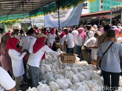 Sindir Pemerintah, Pedagang TM 2 Rayakan 2 Tahun Relokasi dengan Pasar Murah