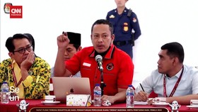 VIDEO: Rekapitulasi Suara KPU Diwarnai Protes Saksi PDIP Soal Sirekap