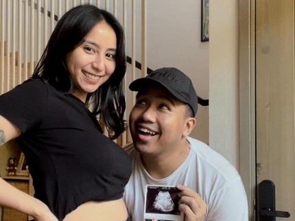 5 Potret Kebahagiaan Clairine Clay Jalani Kehamilan Pertama, Pamer Baby Bump Bareng Joshua