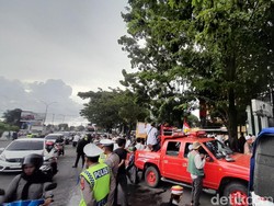Lalin di Jalan Urip Sumohorjo Macet Imbas Demo di Kantor DPRD Sulsel