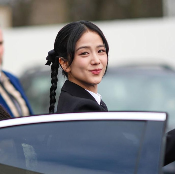 PARIS, FRANCE - FEBRUARY 27: Jisoo is seen, outside Dior, during the Womenswear Fall/Winter 2024/25 as part of Paris Fashion Week on February 27, 2024 in Paris, France. (Photo by Edward Berthelot/Getty Images)