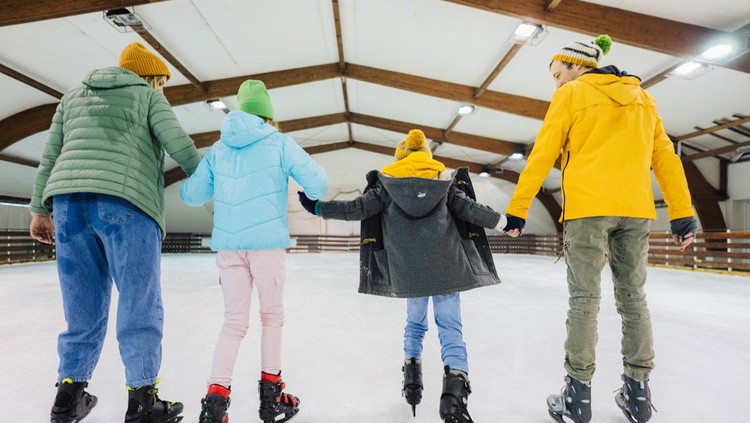 ilustrasi ice skate atau ice skating