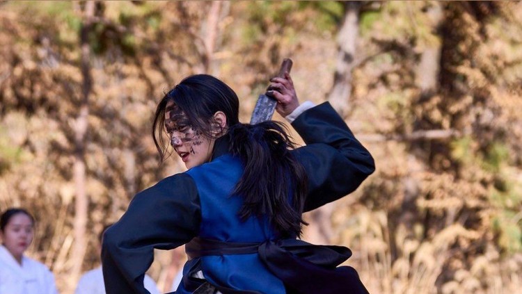 Kim Go Eun dalam Film Exhuma