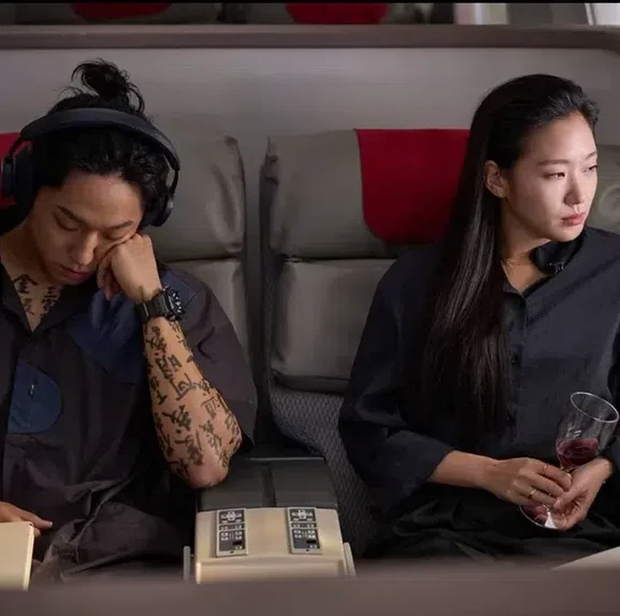 Lee Do Hyun dan Kim Go Eun di film Exhuma Fakta Menarik Film Horor Korea Exhuma yang Jadi Trending