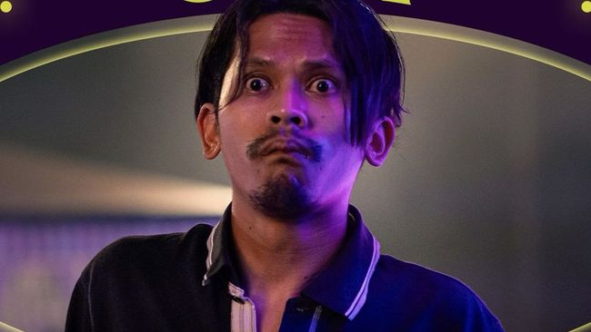 Sejumlah netizen menilai beberapa adegan Agak Laen bersifat diskriminatif terhadap masyarakat disabilitas dan identitas gender tertentu.