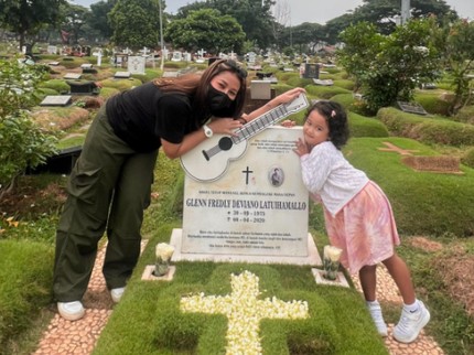 7 Potret Gewa Anak Mutia Ayu & Mendiang Glenn Fredly, Baru Ultah ke-4