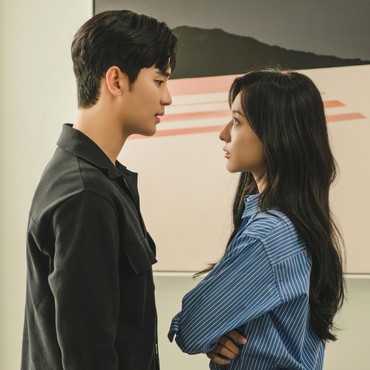 Lirik Lagu Hold Me Back (OST Queen of Tears) - Heize