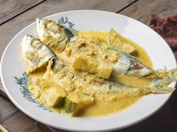 Resep Ikan Kembung Masak Santan Pedas yang Pekat Enak Bumbunya