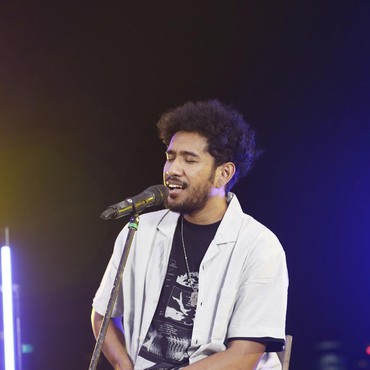 Lirik Lagu Takkan Berpaling - Teddy Adhitya