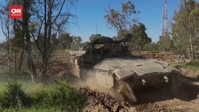 VIDEO: Tank Israel Keluar Gaza saat Korban Tewas Tembus 30 Ribu