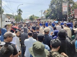 Kronologi Demo Ricuh di Kantor KPU Sinjai hingga Pendemo Pukul-Gigit Polisi